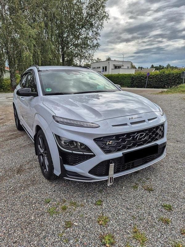 Blå Begagnad 2022 Hyundai Kona N Performance SUV | 309 000 kr - Bild 1/4