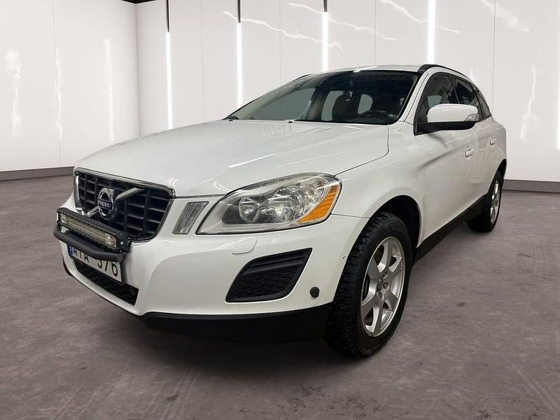 Begagnad Volvo XC60 Kinetic 164 HK (120 kW) 2011 Vit SUV