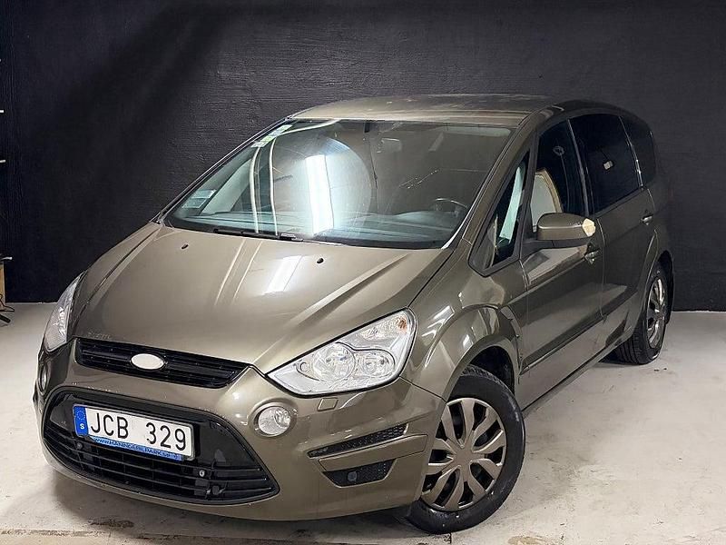 Begagnad Ford S-MAX Trend 145 HK (106 kW) 2010 Grå Minibuss