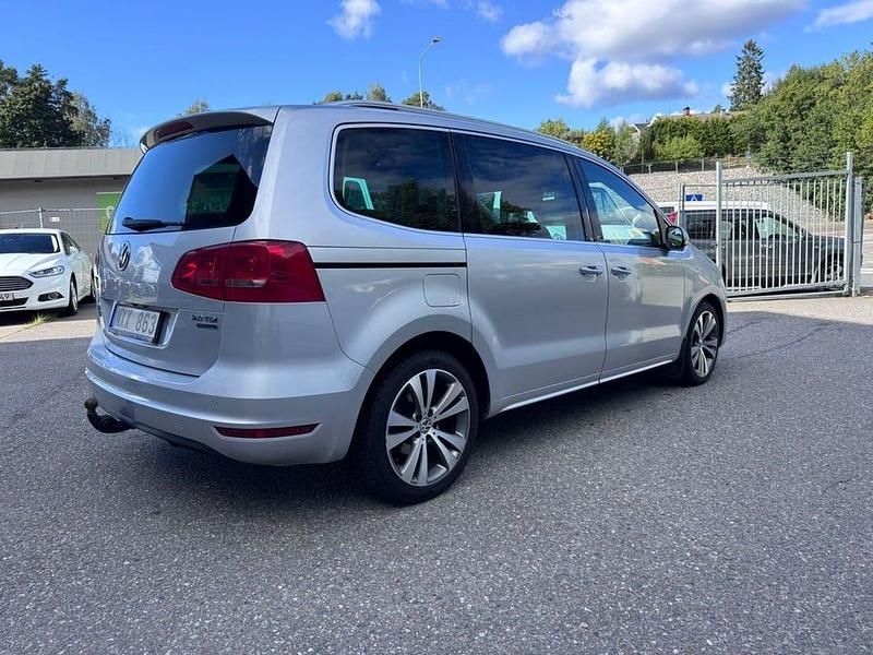 Begagnad VW Sharan 141 HK (103 kW) 2013 Silver Minibuss