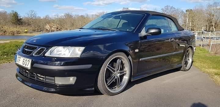Svart Begagnad 2004 Saab 9-3 Cabriolet Aero Cab | 73 500 kr (Marknadspris) - Bild 1/4
