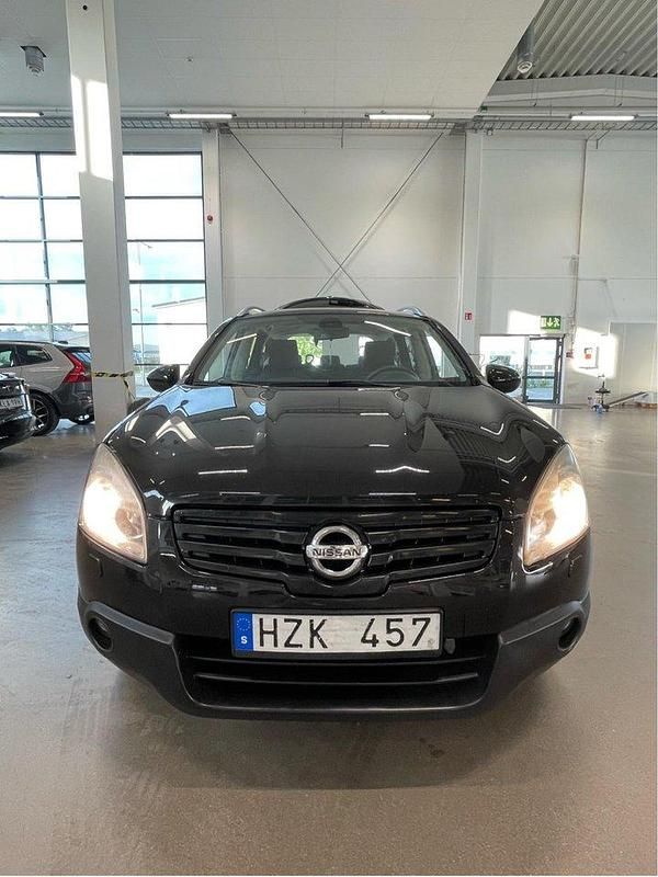 Svart Begagnad 2009 Nissan Qashqai +2 SUV | 62 000 kr (Marknadspris) - Bild 1/4