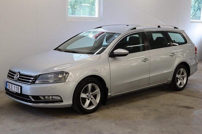 Silver Begagnad 2013 VW Passat Kombi | 98 900 kr (Marknadspris) - Bild 1/4