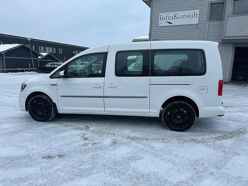 Begagnad VW Caddy Maxi Life Life 102 HK (75 kW) 2019 Vit Minibuss