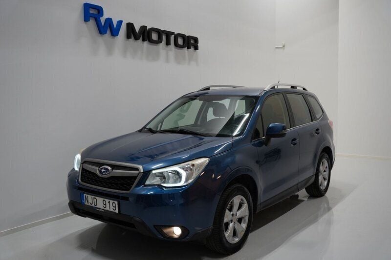 Mörkblå Begagnad 2013 Subaru Forester SUV | 154 800 kr (Bra pris) - Bild 1/4