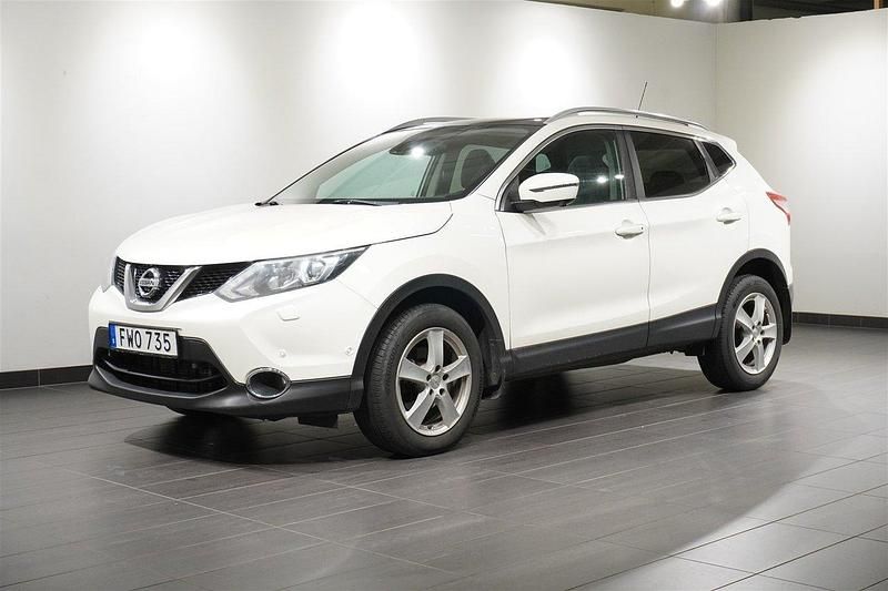 Vit Begagnad 2015 Nissan Qashqai 360º SUV | 99 900 kr (Lite dyr) - Bild 1/2