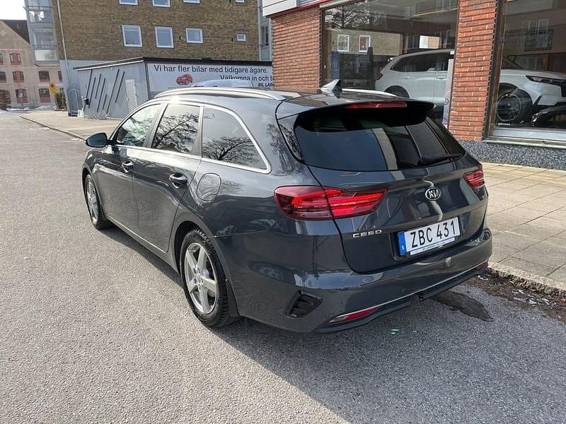 Begagnad Kia Ceed Sportswagon 120 HK (88 kW) 2018 Grå Kombi