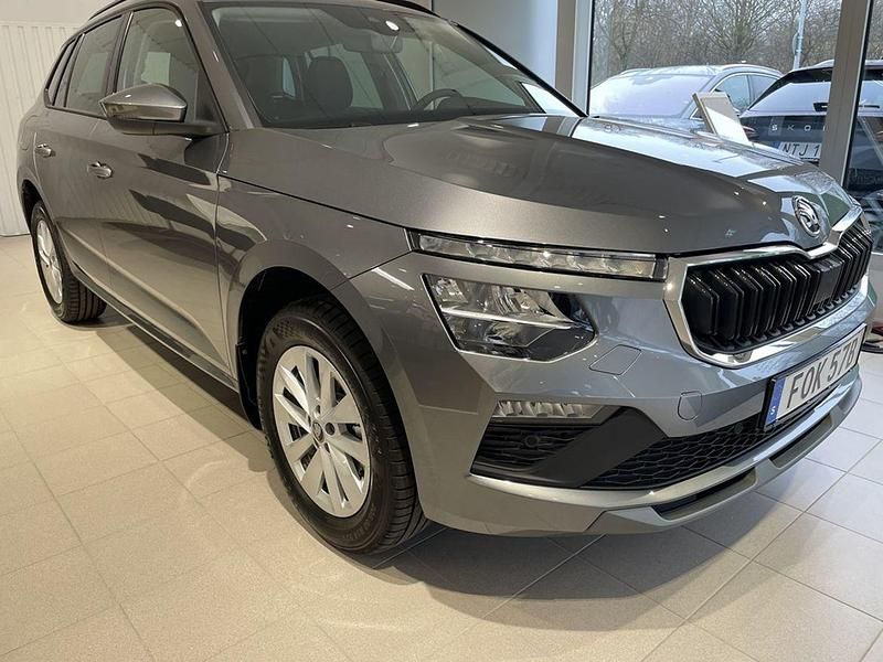 Grå Begagnad 2025 Skoda Kamiq Selection SUV | 295 000 kr - Bild 1/4