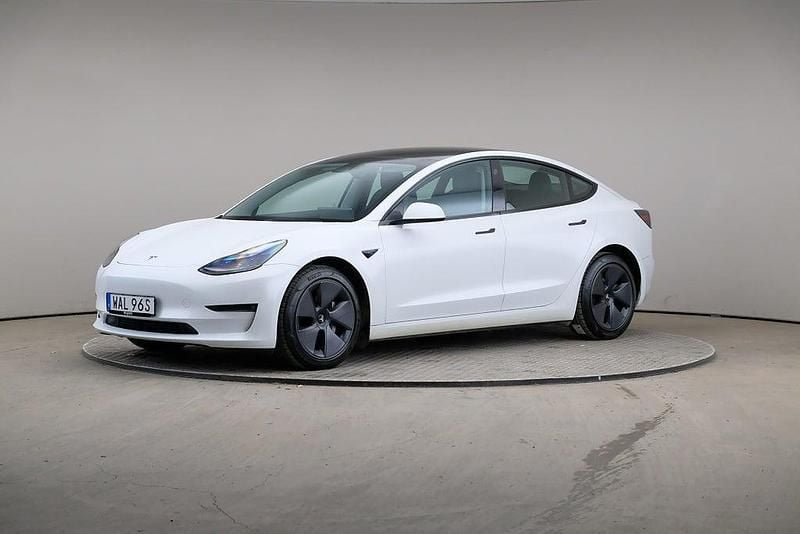 Begagnad Tesla Model 3 323 kW (440 HK) 2023 Vit Sedan
