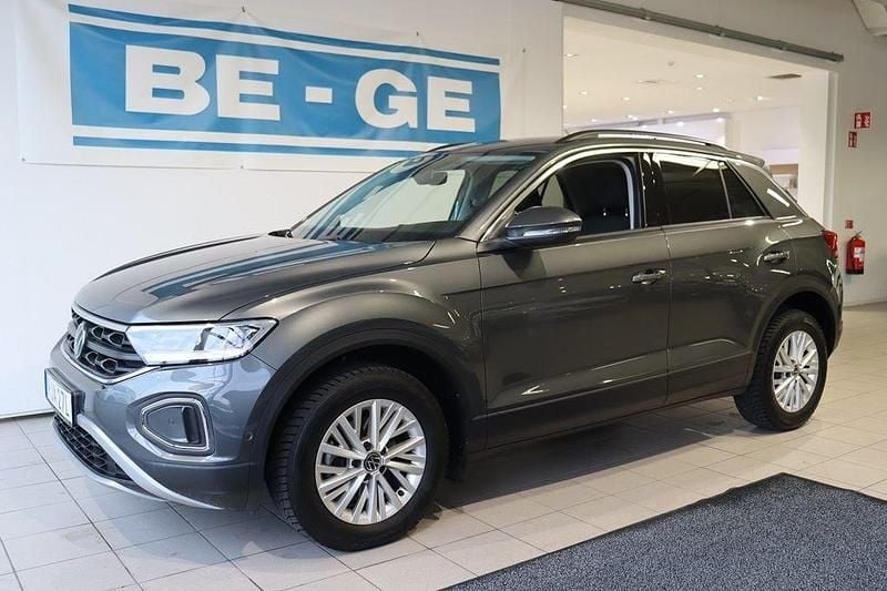 Grå Begagnad 2023 VW T-Roc SUV | 245 000 kr (Marknadspris) - Bild 1/4