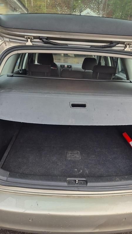 Begagnad VW Golf VI 102 HK (75 kW) 2008 Halvkombi