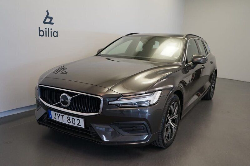 Grå Begagnad 2023 Volvo V60 Core Kombi | 329 500 kr (Bra pris) - Bild 1/3