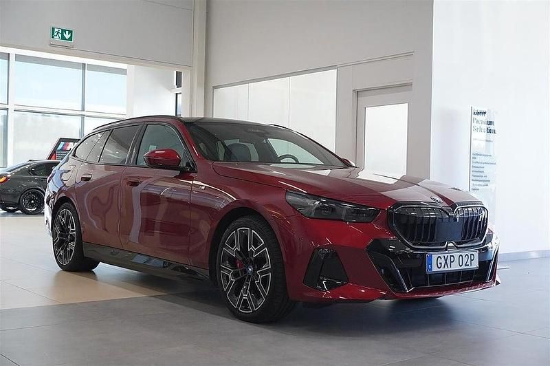 Begagnad BMW i5 M Sport 442 kW (601 HK) 2024 Röd/orange Sedan