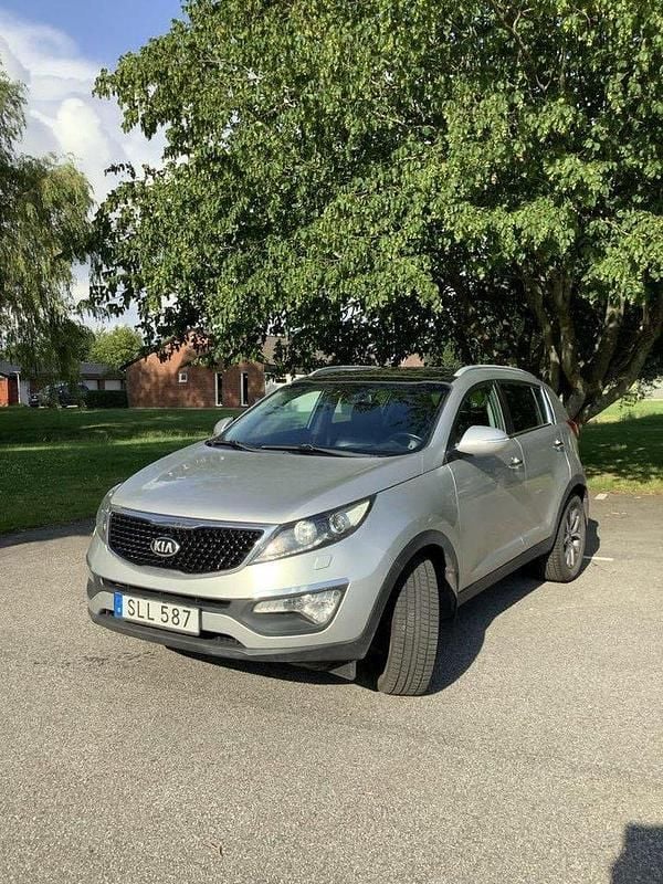 Grå Begagnad 2015 Kia Sportage SUV | 105 000 kr (Marknadspris) - Bild 1/4