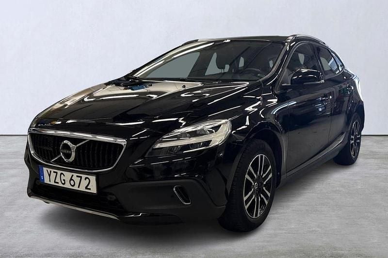 Svart Begagnad 2017 Volvo V40 CC Business Edition Kombi | 145 000 kr (Bra pris) - Bild 1/4