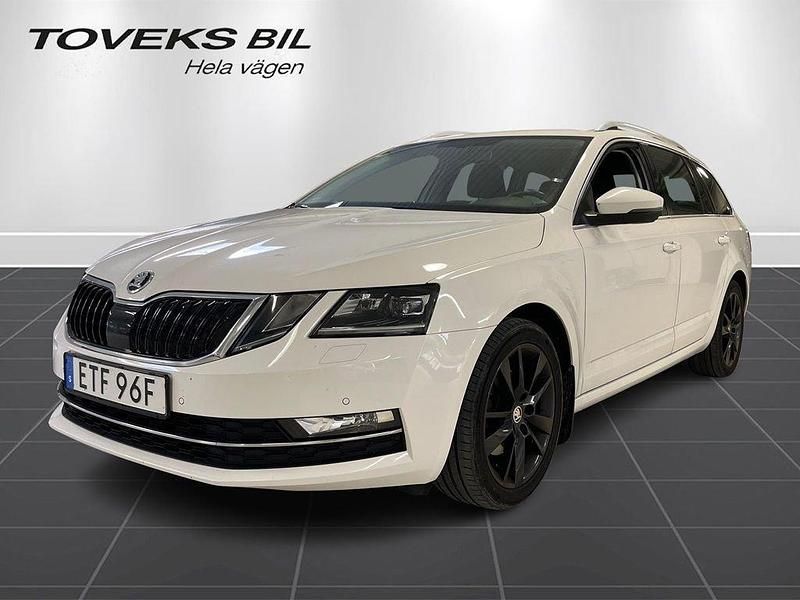Vit Begagnad 2020 Skoda Octavia Style Kombi | 174 900 kr (Bra pris) - Bild 1/3