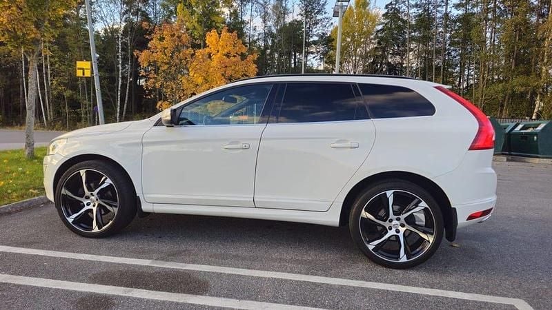 Begagnad 2017 Volvo XC60 SUV | 165 000 kr - Bild 1/4