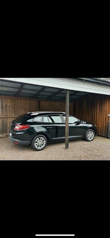 Svart Begagnad 2014 Renault Mégane GrandTour Kombi | 39 000 kr (Marknadspris) - Bild 1/4
