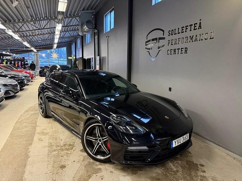 Begagnad Porsche Panamera Turbo Sport Turismo 549 HK (403 kW) 2018 Svart Sedan