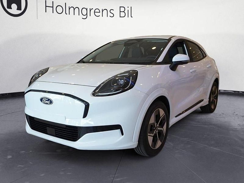Vit (frozen white solid) Ny 2025 Ford Puma Gen-E SUV | 393 000 kr (Marknadspris) - Bild 1/4