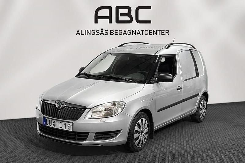 Silver Begagnad 2012 Skoda Roomster Minibuss | 54 900 kr (Marknadspris) - Bild 1/4