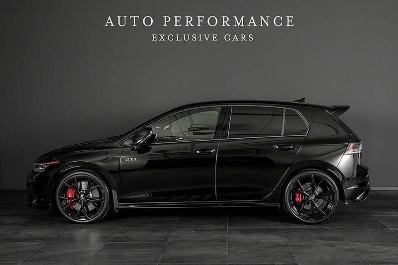 Begagnad VW Golf VIII GTI Clubsport 300 HK (220 kW) 2024 Svart Halvkombi