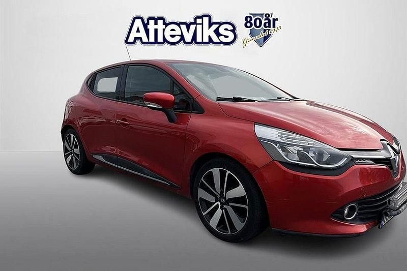 Röd Begagnad 2013 Renault Clio IV Halvkombi | 79 000 kr (Dyr) - Bild 1/4