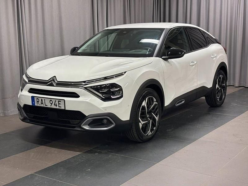 Vit Begagnad 2023 Citroën C4 Shine Halvkombi | 209 900 kr (Marknadspris) - Bild 1/4
