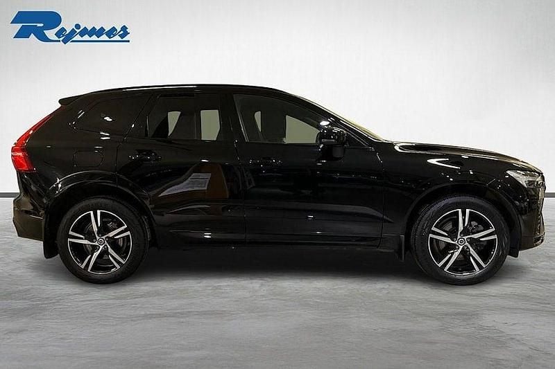 Begagnad Volvo XC60 R-Design 253 HK (186 kW) 2022 Svart SUV