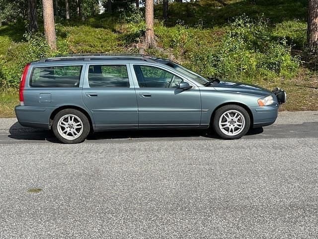 Grön Begagnad 2005 Volvo V70 Kombi | 38 500 kr (Lite dyr) - Bild 1/4