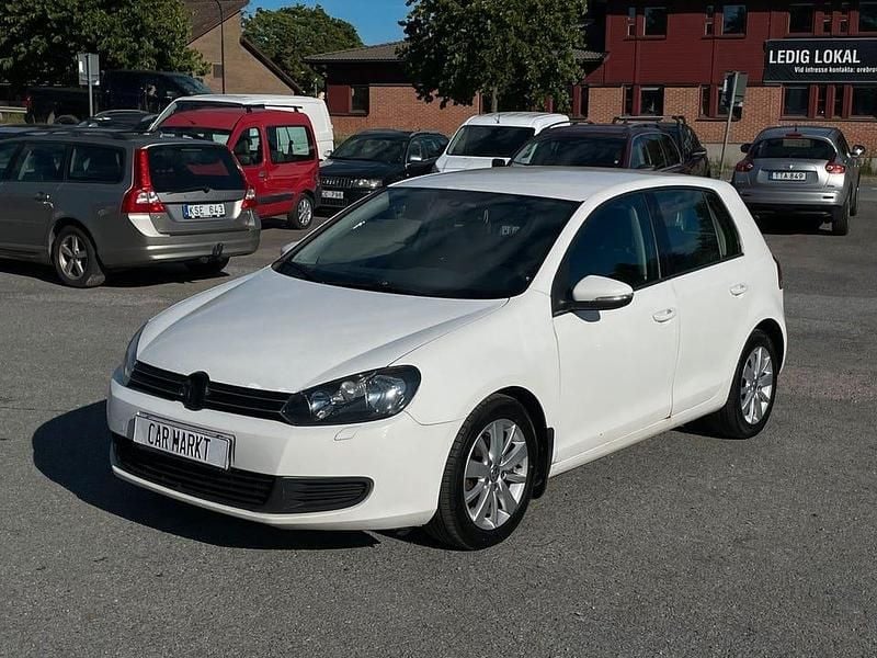 Vit Begagnad 2012 VW Golf VII Halvkombi | 29 900 kr - Bild 1/4