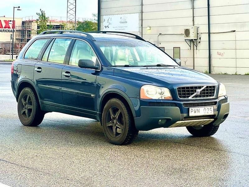 Blå Begagnad 2003 Volvo XC90 SUV | 34 900 kr (Marknadspris) - Bild 1/4