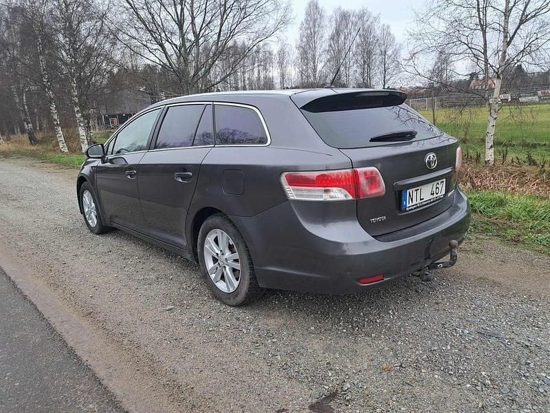Begagnad Toyota Avensis 126 HK (92 kW) 2011 Kombi