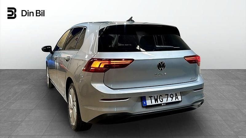 Begagnad VW Golf VIII Comfortline 150 HK (110 kW) 2025 Oyster silver metallic Halvkombi