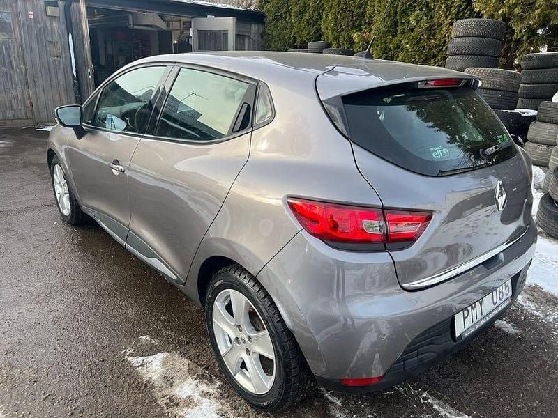 Begagnad Renault Clio IV 90 HK (66 kW) 2013 Grå Halvkombi