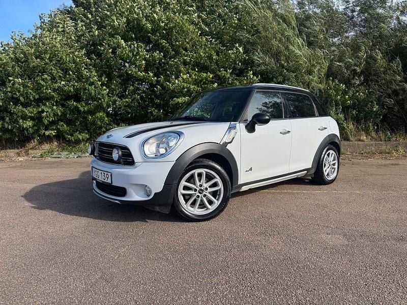 Vit Begagnad 2016 Mini Cooper D Countryman Chili SUV | 129 000 kr (Marknadspris) - Bild 1/4