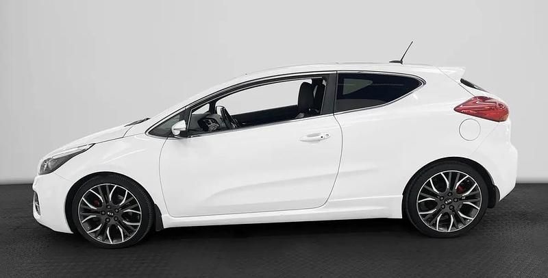 Vit Begagnad 2015 Kia ProCeed GT Halvkombi | 105 000 kr (Bra pris) - Bild 1/4