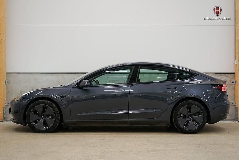 Begagnad Tesla Model 3 Standard Range 235 kW (320 HK) 2022 Grå Sedan