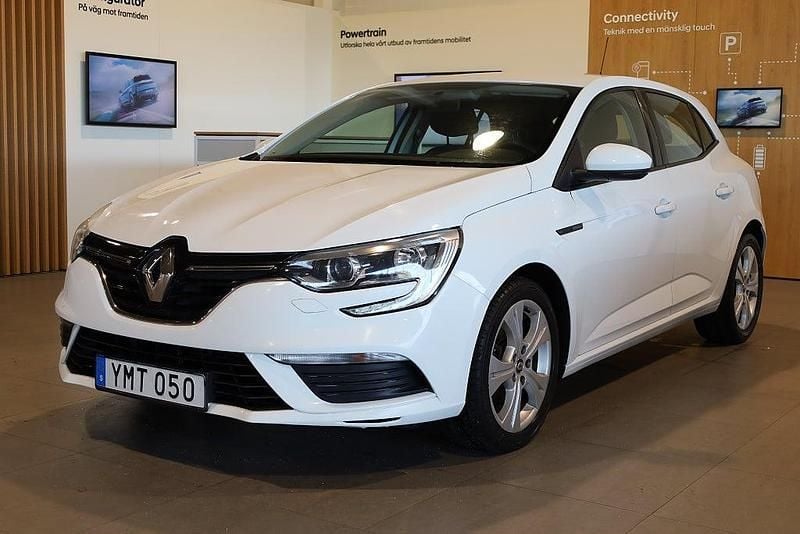 Vit Begagnad 2017 Renault Mégane IV Halvkombi | 99 900 kr (Marknadspris) - Bild 1/3