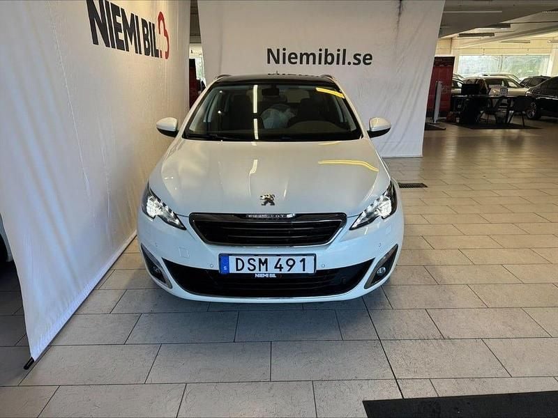 Begagnad Peugeot 308 SW Allure 131 HK (96 kW) 2014 Vit Kombi