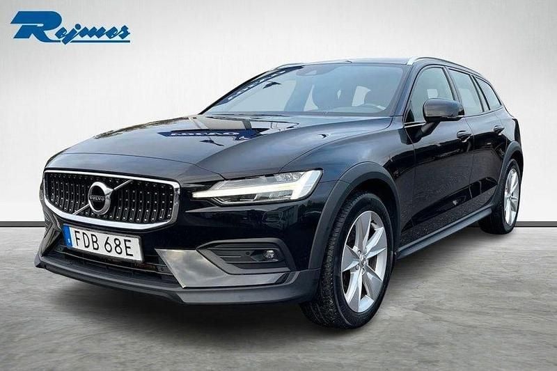 Svart Begagnad 2019 Volvo V60 CC SE Kombi | 319 900 kr (Marknadspris) - Bild 1/4