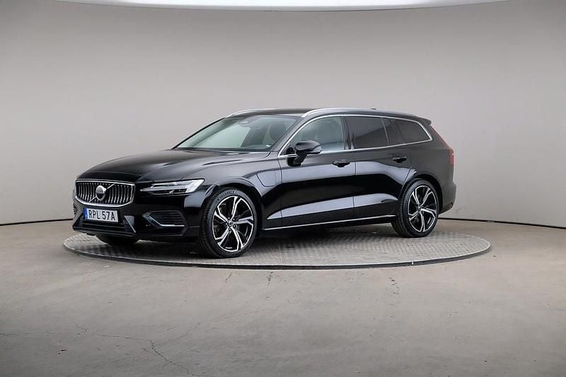 Svart Begagnad 2023 Volvo V60 Core Kombi | 375 000 kr (Bra pris) - Bild 1/4
