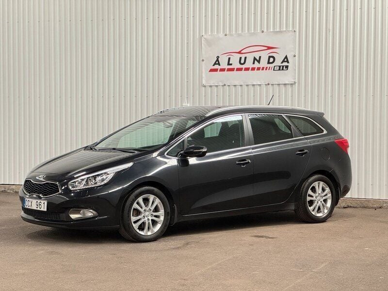 Svart Begagnad 2013 Kia Ceed Sportswagon Comfort Kombi | 114 900 kr (Lite dyr) - Bild 1/4