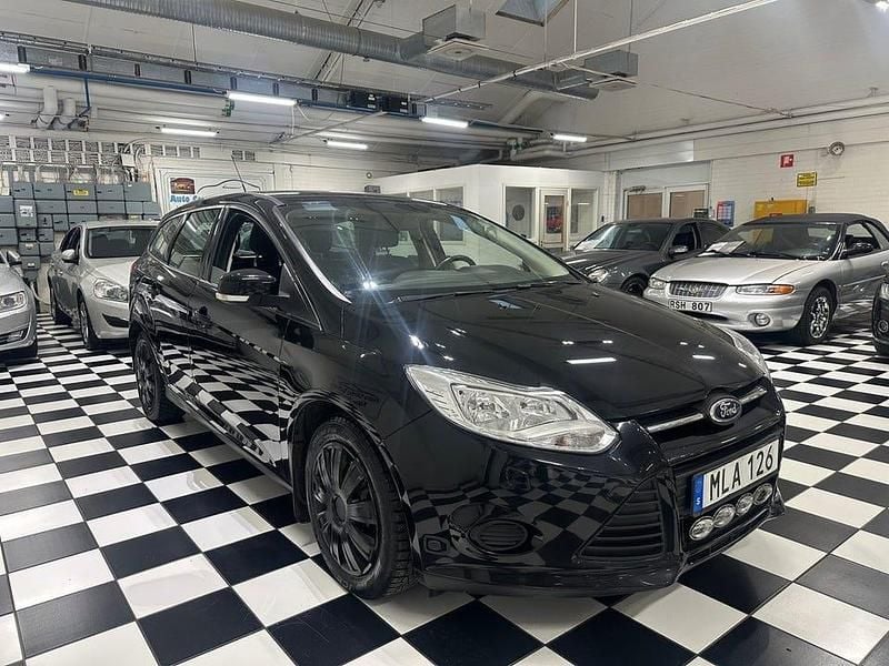 Begagnad Ford Focus Trend 150 HK (110 kW) 2014 Svart Kombi