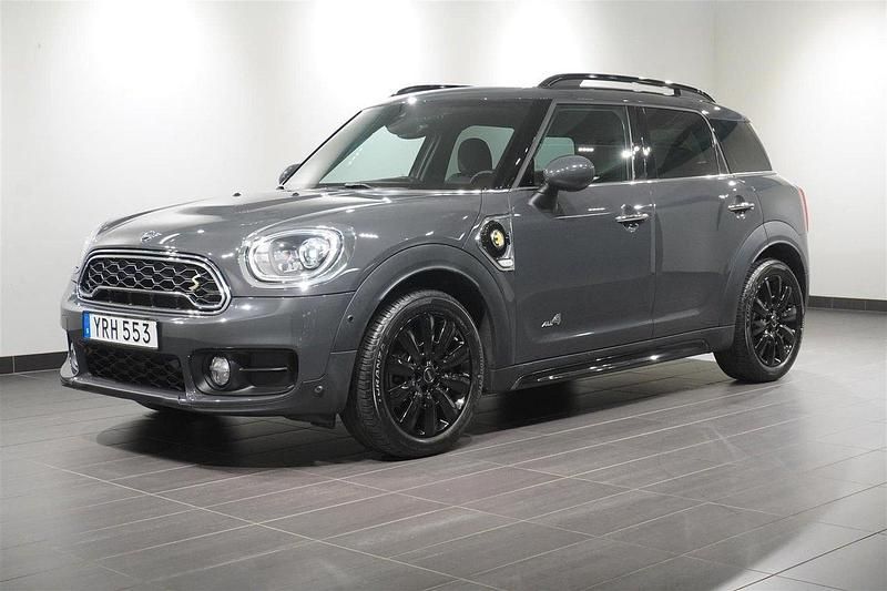 Grå Begagnad 2018 Mini Cooper Countryman SUV | 249 500 kr (Marknadspris) - Bild 1/4