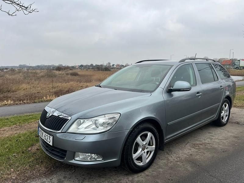 Begagnad 2013 Skoda Octavia Kombi | 54 800 kr (Marknadspris) - Bild 1/4