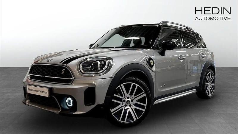 Grå Begagnad 2023 Mini Cooper Countryman SUV | 368 700 kr (Dyr) - Bild 1/4