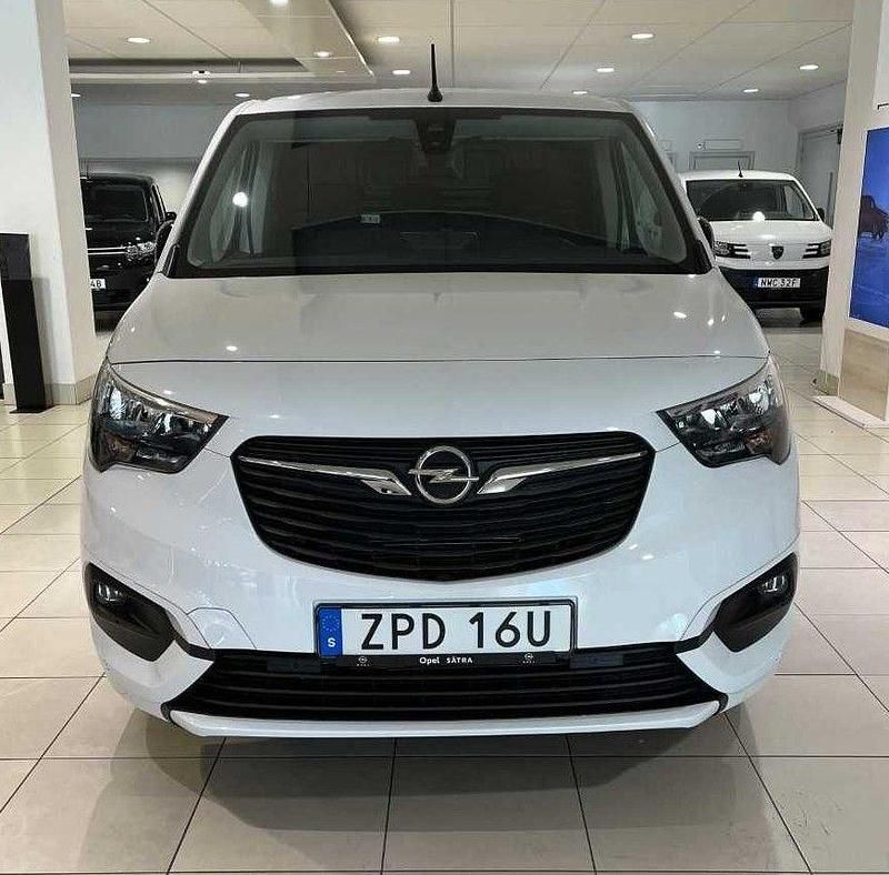 Vit Begagnad 2023 Opel Combo-e Life Van | 369 900 kr - Bild 1/4