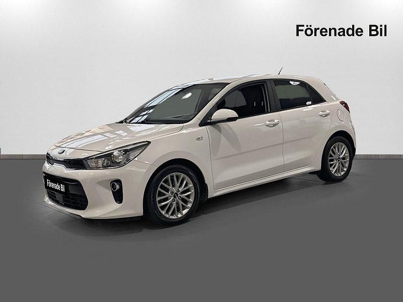 Vit (clear white ) Begagnad 2019 Kia Rio Advance Halvkombi | 159 000 kr (Marknadspris) - Bild 1/4
