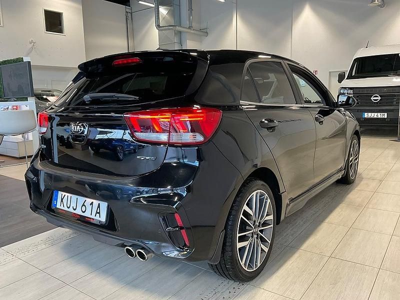 Begagnad Kia Rio GT-Line 120 HK (88 kW) 2019 Svart Halvkombi